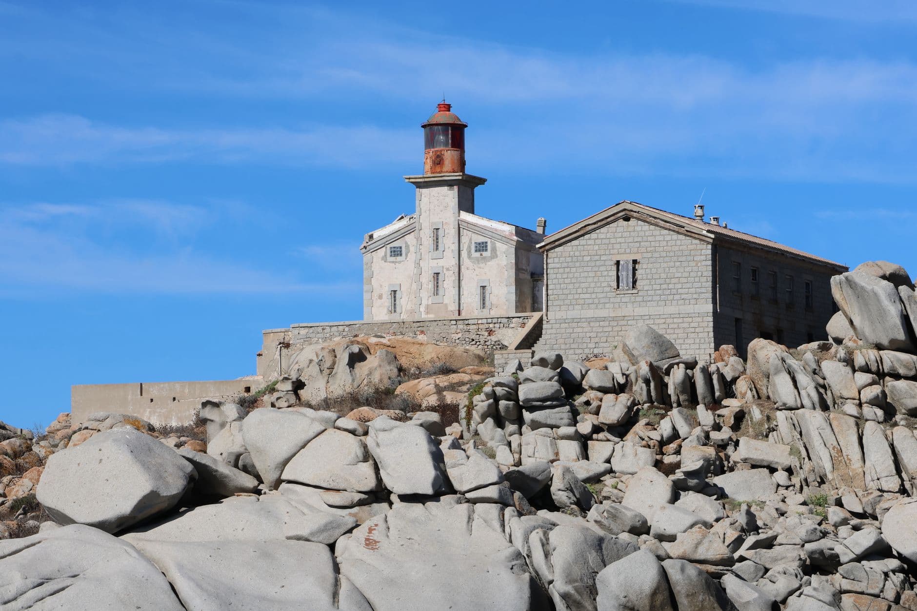 Les rochers de granit sculptés de Capo Testa, près de Santa Teresa Gallura, face aux Bouches de Bonifacio