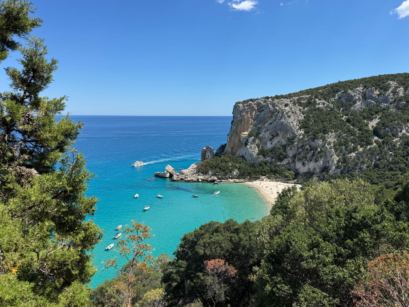 Vue panoramique sur la côte de la Sardaigne