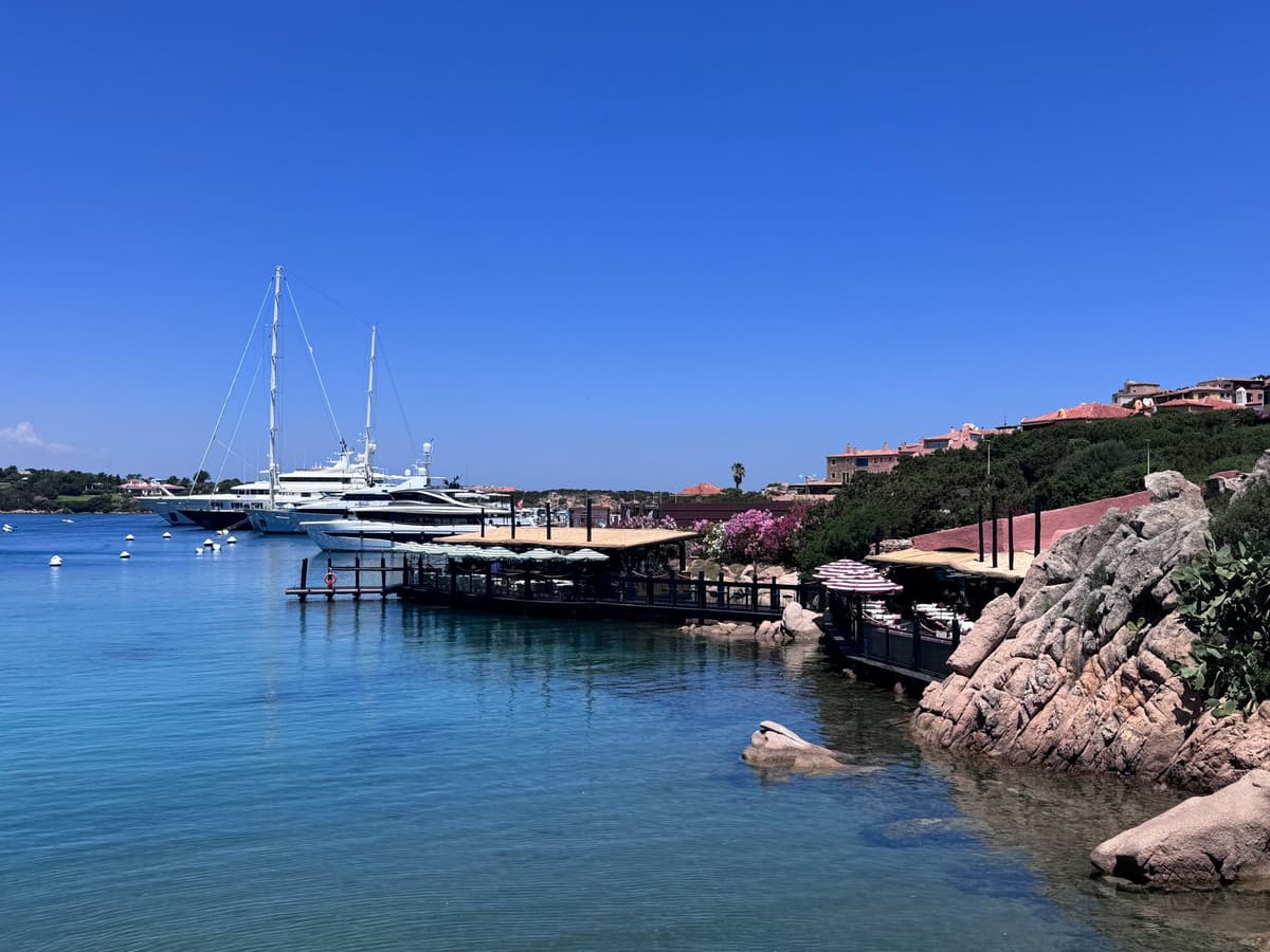Yachts amarrés à Porto Cervo, sur la Costa Smeralda